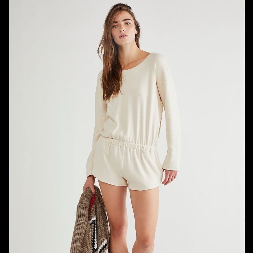 FREE PEOPLE FP Beach Womens Cream Long Sleeve Open Back Sweater Romper Size XS